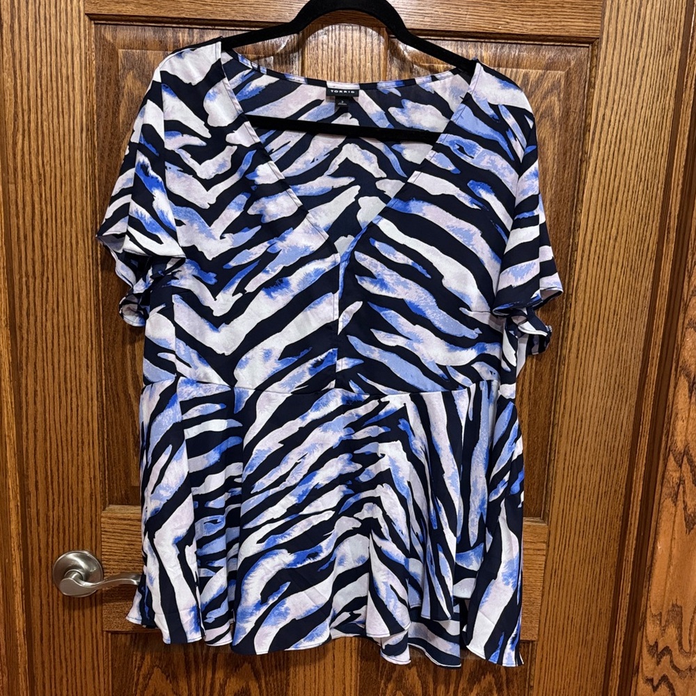 torrid Navy Blue and Periwinkle Zebra-Print Peplum V-Neck Top